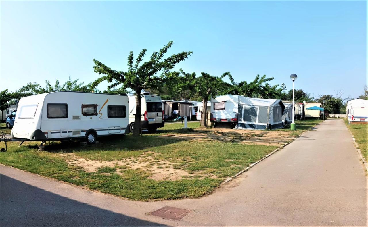 Camping Derby Лоредо Екстер'єр фото